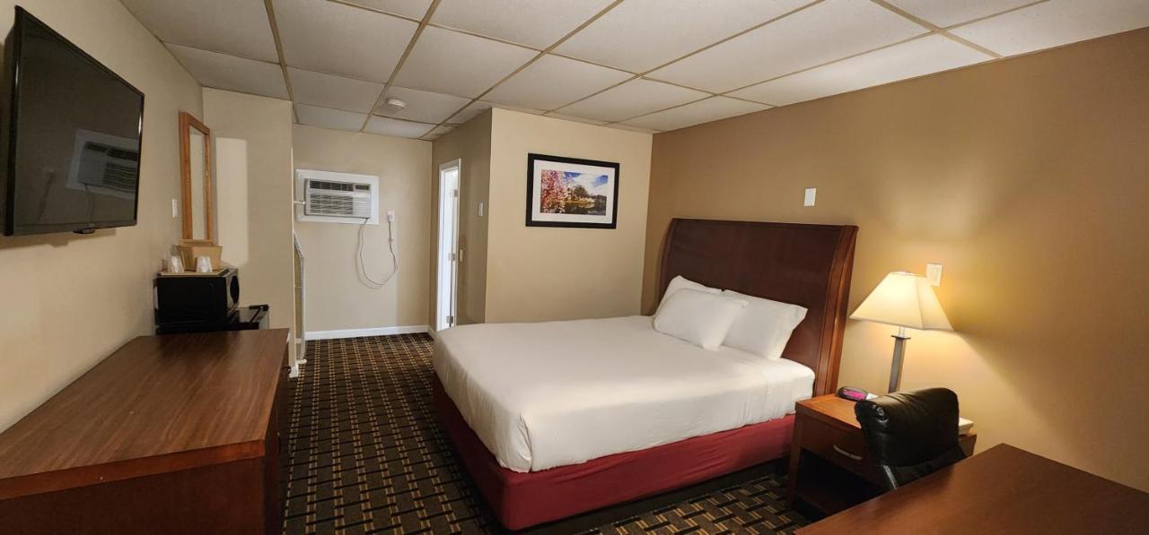 Nashoba Valley Inn & Suites Ayer Exterior photo