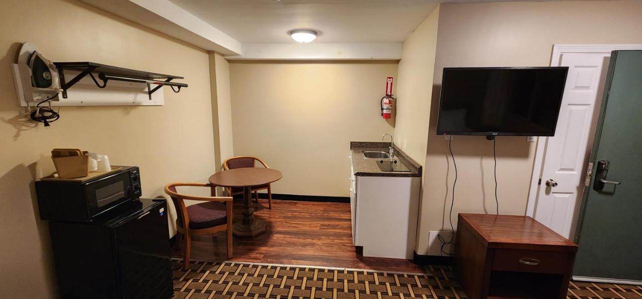 Nashoba Valley Inn & Suites Ayer Exterior photo