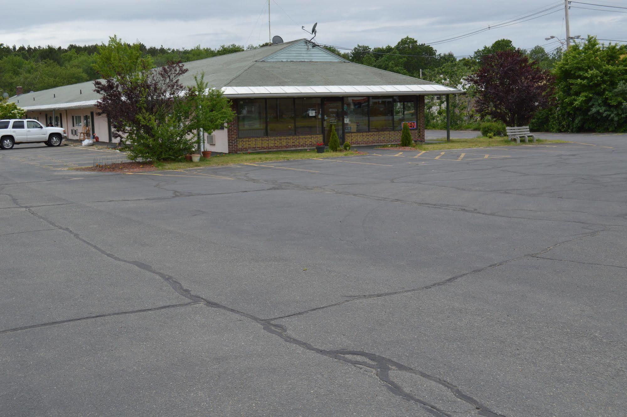 Nashoba Valley Inn & Suites Ayer Exterior photo